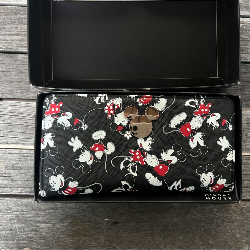 Disney Mickey Mouse Red and Black Zipup Wallet